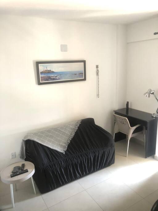 Em Salvador-ba No Farol Da Barra Apartamento
