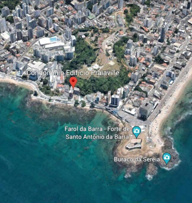 Em Salvador-ba No Farol Da Barra